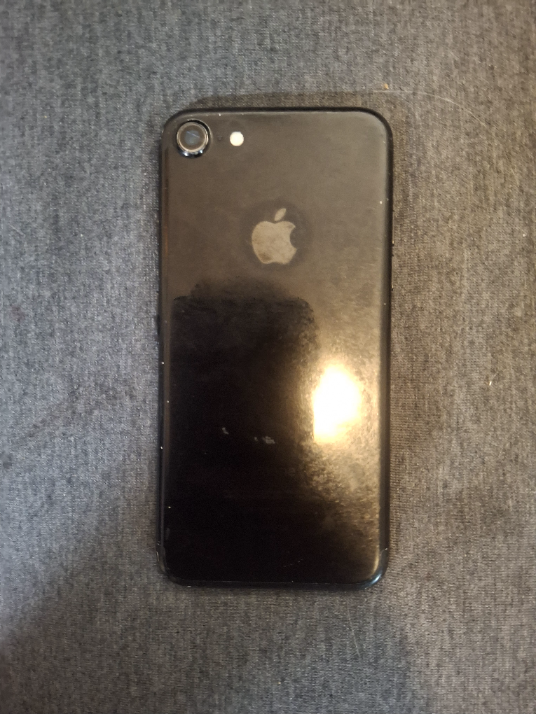 Apple iPhone 7 - Black