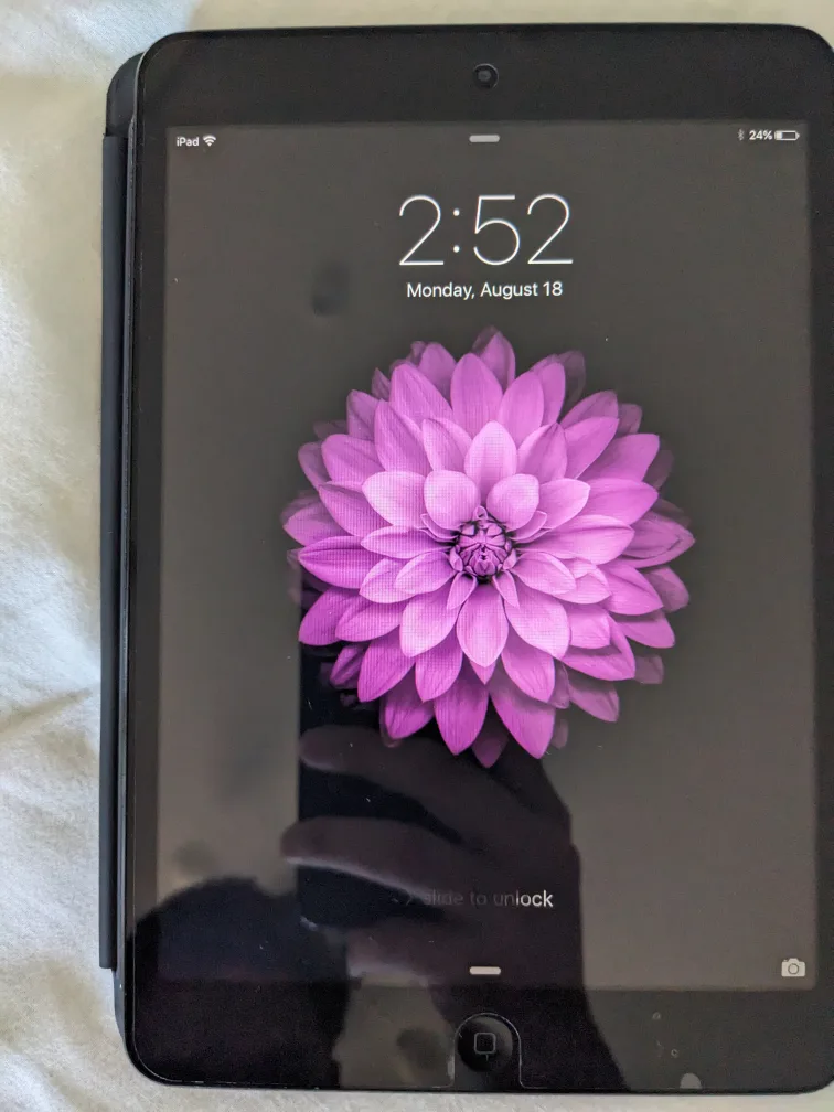 Apple iPad Mini 32GB - Great Condition image indicator(2)