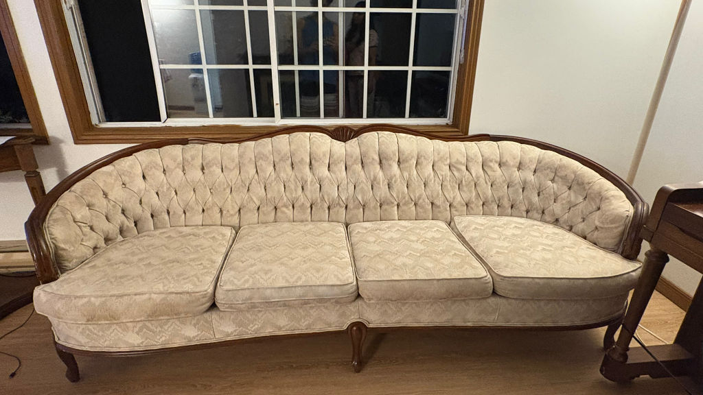Vintage Cream Sofa - photo 2