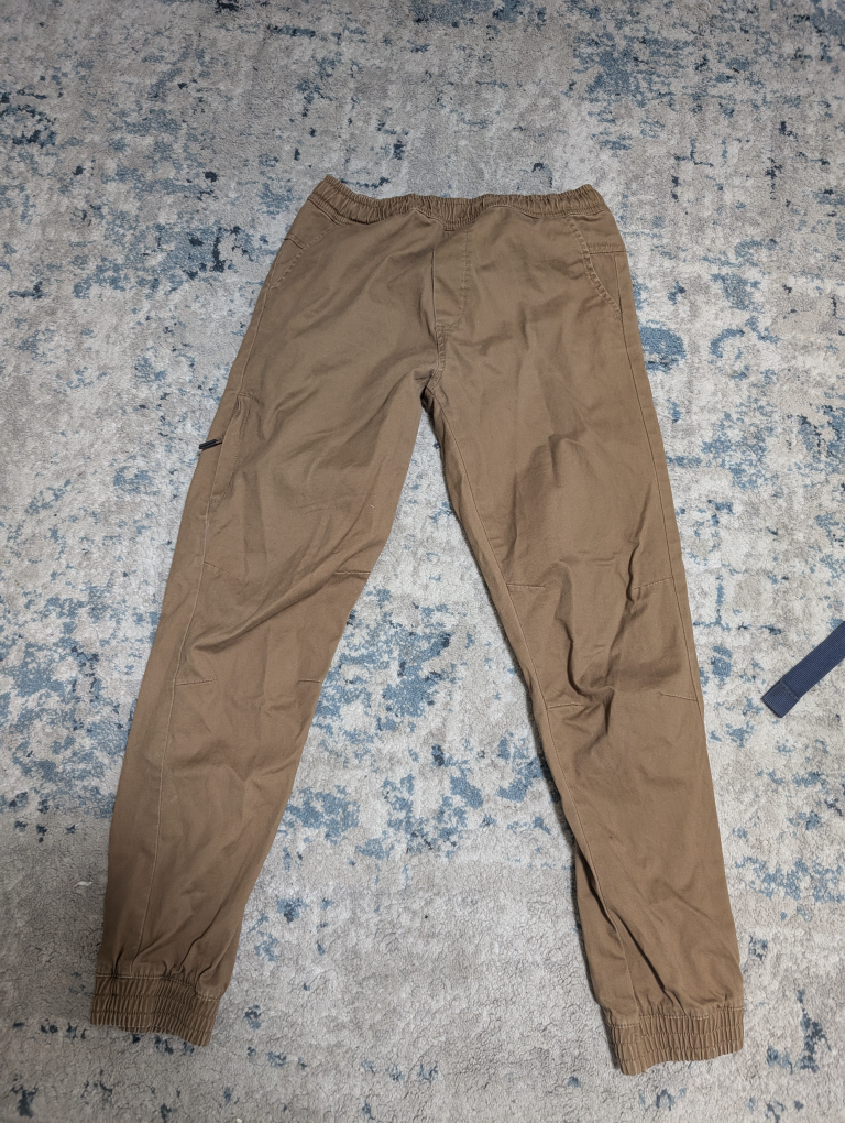 Jeans and Joggers take all for 20$