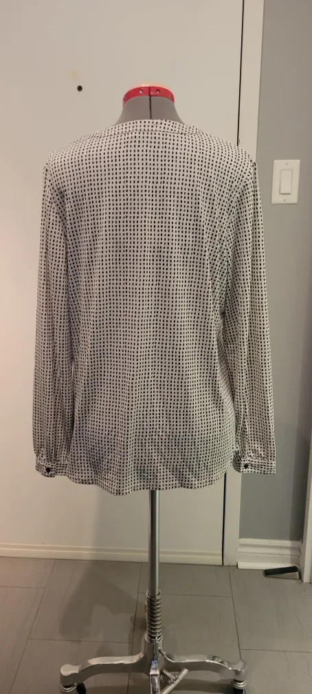 Ricki's Black and White Dot Blouse XL image indicator(4)