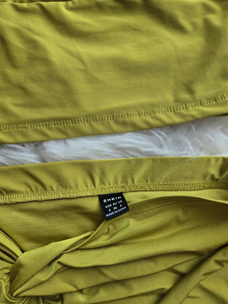 Shein Green Two-Piece Set - Size US 4 image indicator(4)