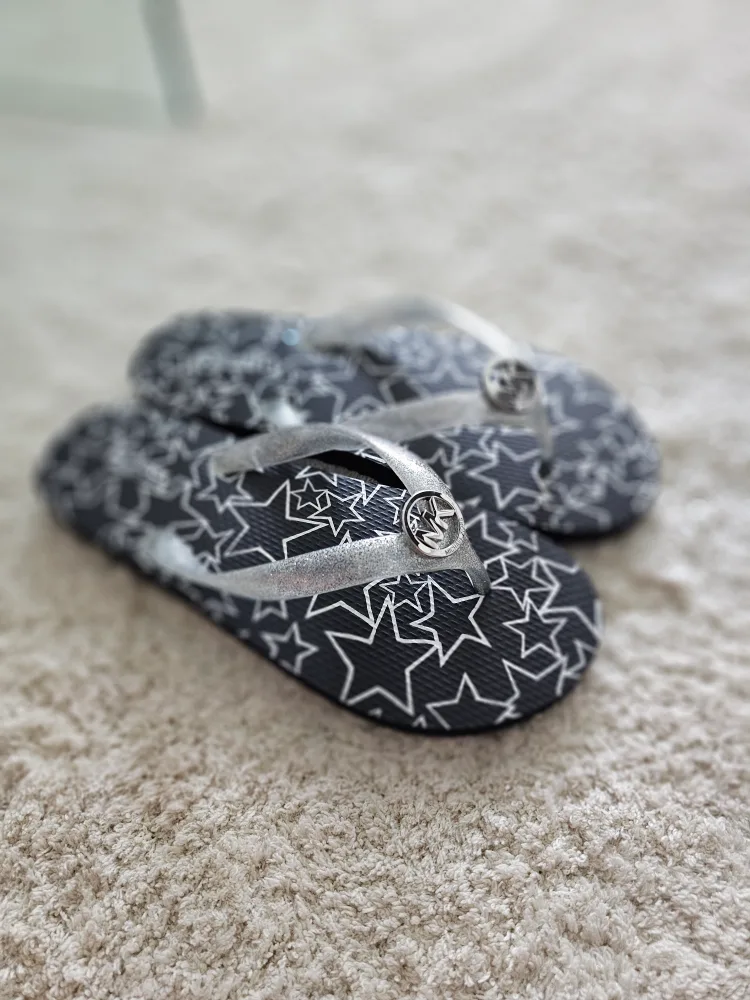 Michael Kors Flip Flop Women's size 7 thumbnail