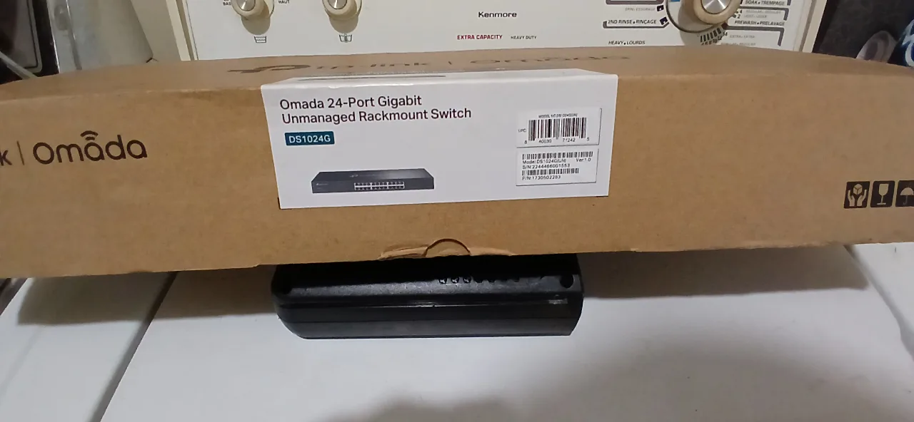 TP-Link Omada 24-Port Gigabit Rackmount Switch thumbnail