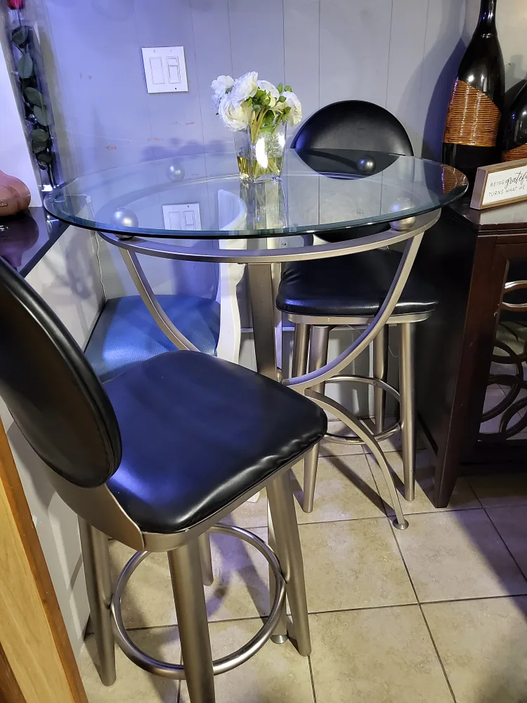 Glass Top Bar Table with 2 Stools image indicator(8)