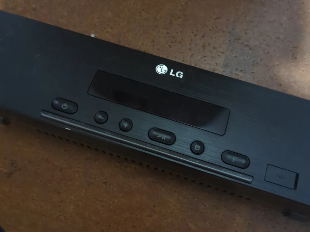 LG Sound Bar - Black