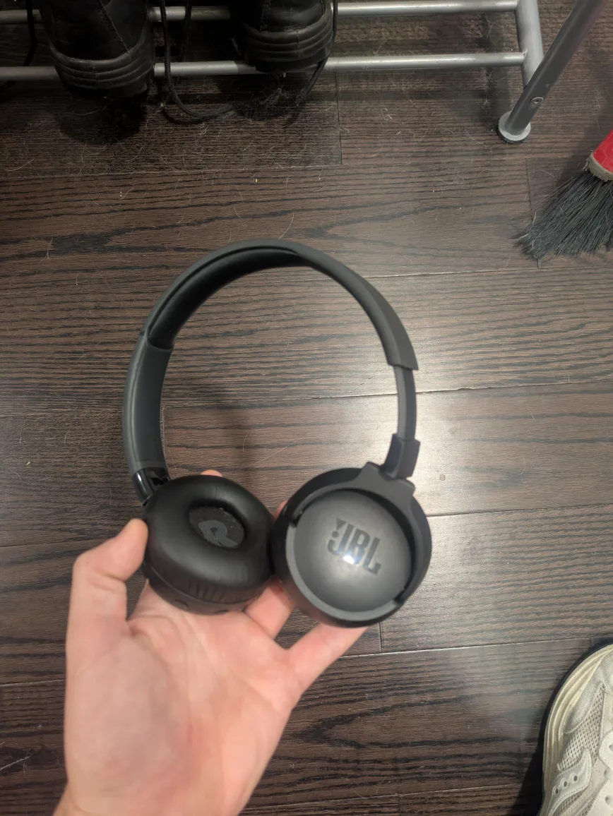 JBL Tune 510BT Wireless On-Ear Headphones - Black thumbnail