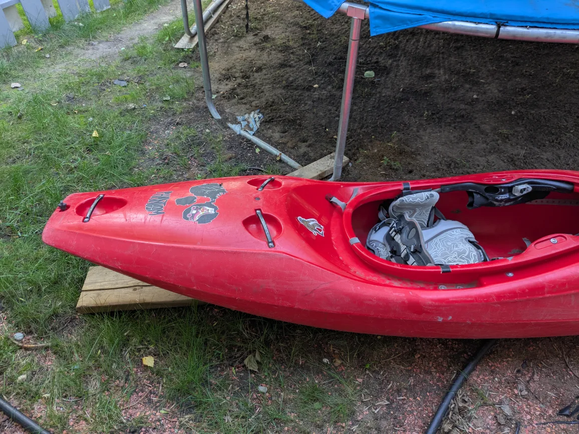 Dagger Phantom Kayak - Red image indicator(2)