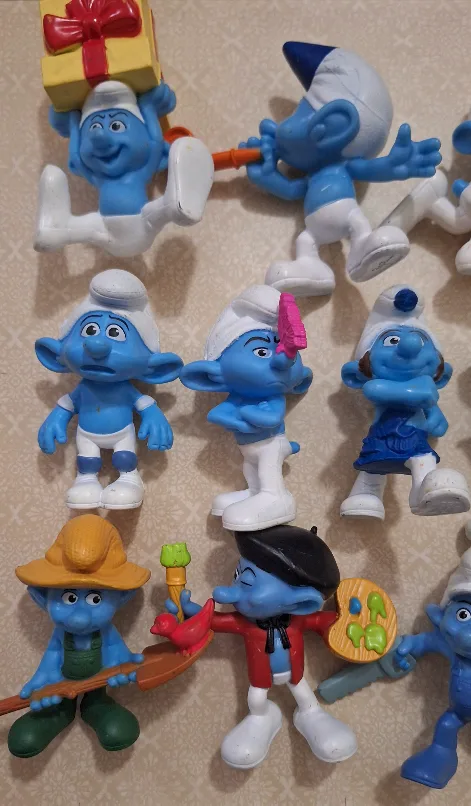 Smurfs Figurine Lot of 13 image indicator(2)
