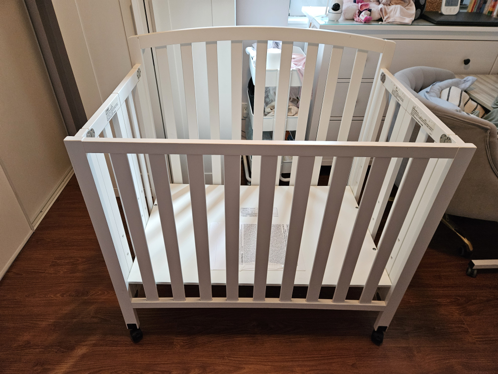 Dylan 3-in-1 Mini Convertible Portable Crib