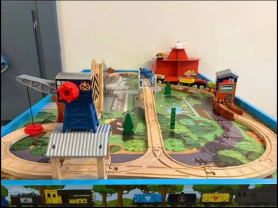 Thomas & Friends Train Table with Tracks image indicator(8)