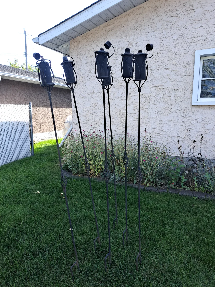 6 wrought iron Tiki tourches thumbnail