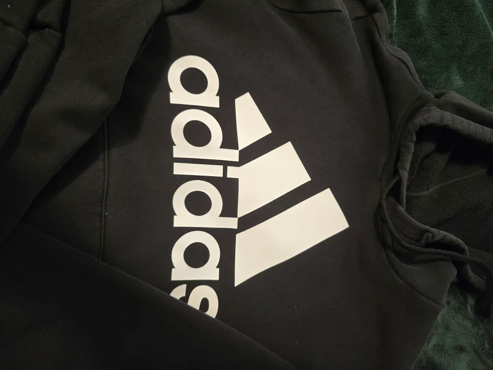 Adidas Hoodie & Pants Set - Size S image indicator(3)