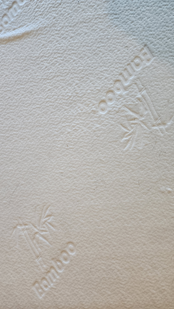 4 inch Memory Foam Mattress Topper Queen - photo 4