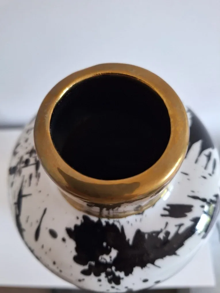 Beautiful Large Ceramic Vase image indicator(3)