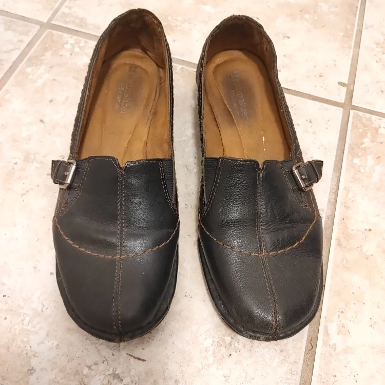 Leather Women's shoes  Size 8.5 thumbnail