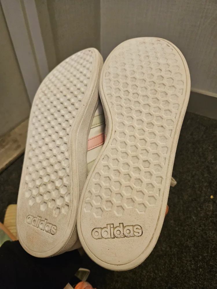 Adidas Grand Court Tennis Shoes - US 7 image indicator(3)