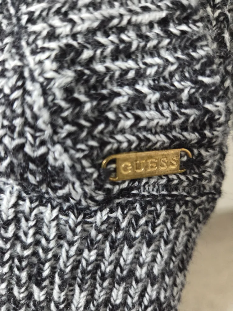 Guess Sweater - Size Small image indicator(5)