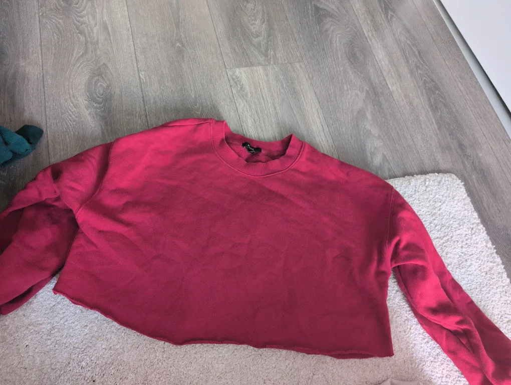 Forever 21 Cropped Long Sleeve - Size M thumbnail