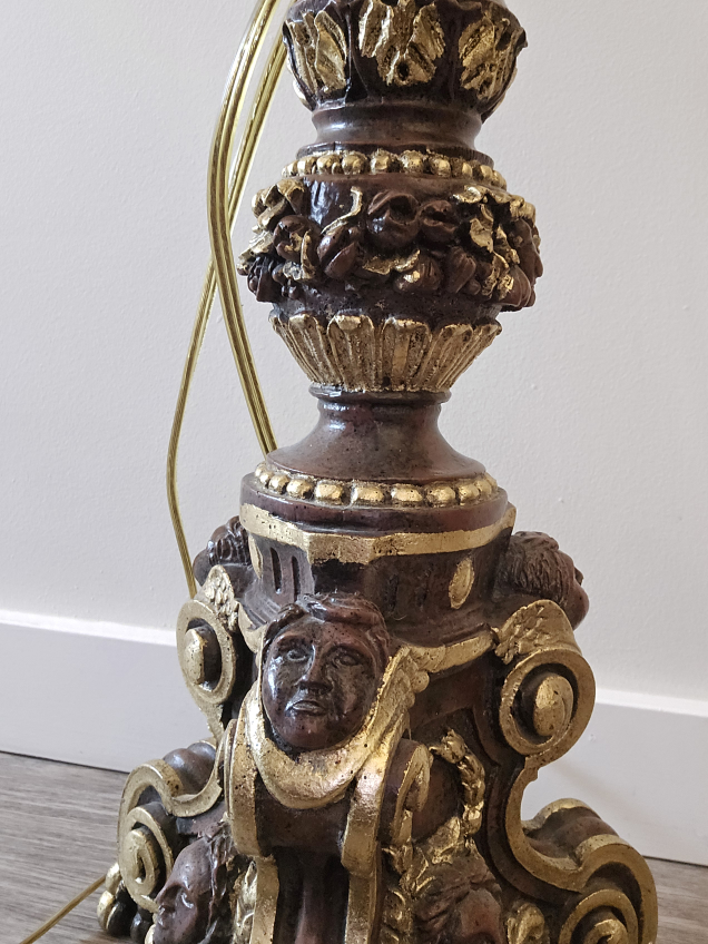 Vintage Revival Style Gold Accented Lamp - photo 3