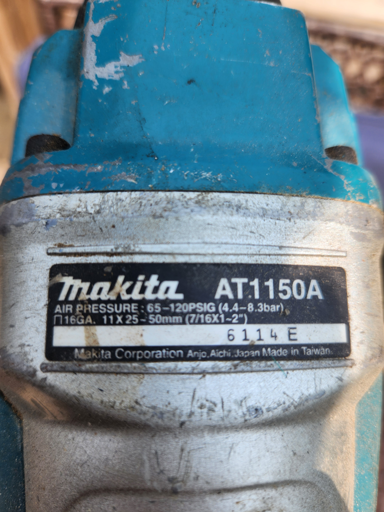 Makita AT1150A Air Nailer - photo 2