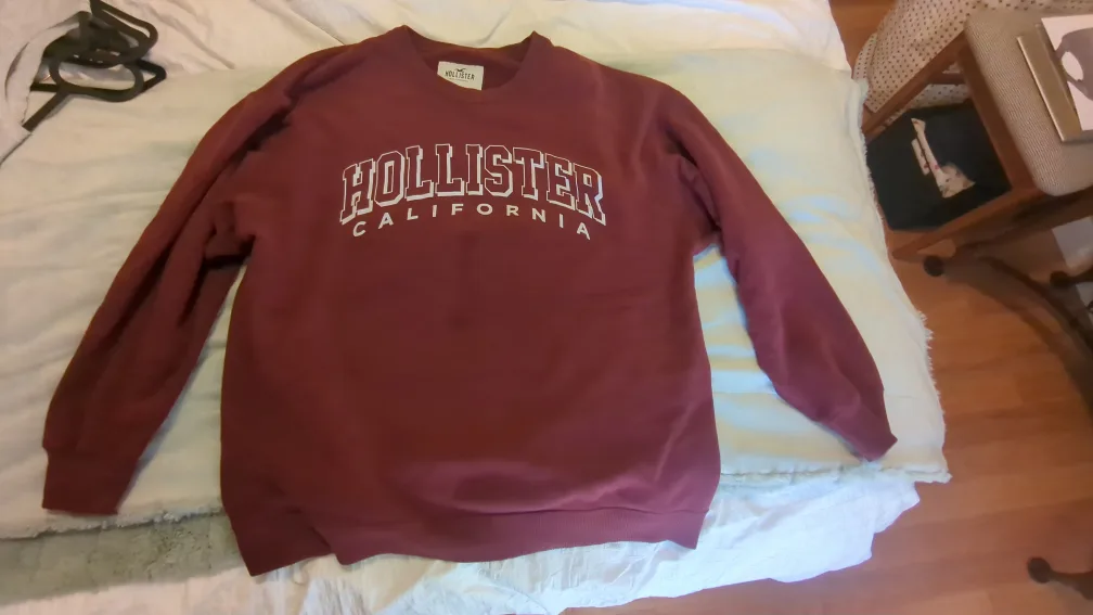 Hollister California Burgundy Sweatshirt - Size M thumbnail