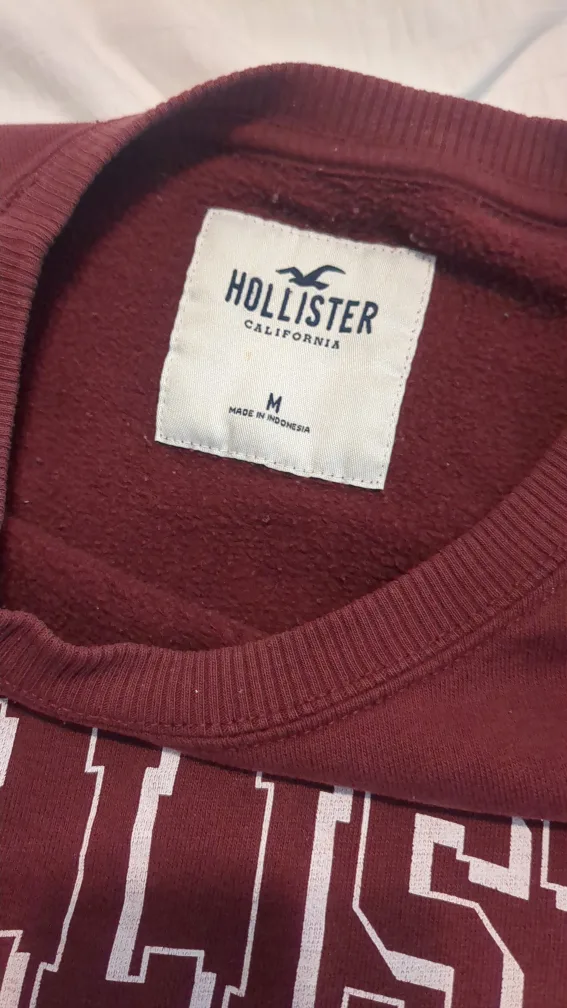 Hollister California Burgundy Sweatshirt - Size M image indicator(2)