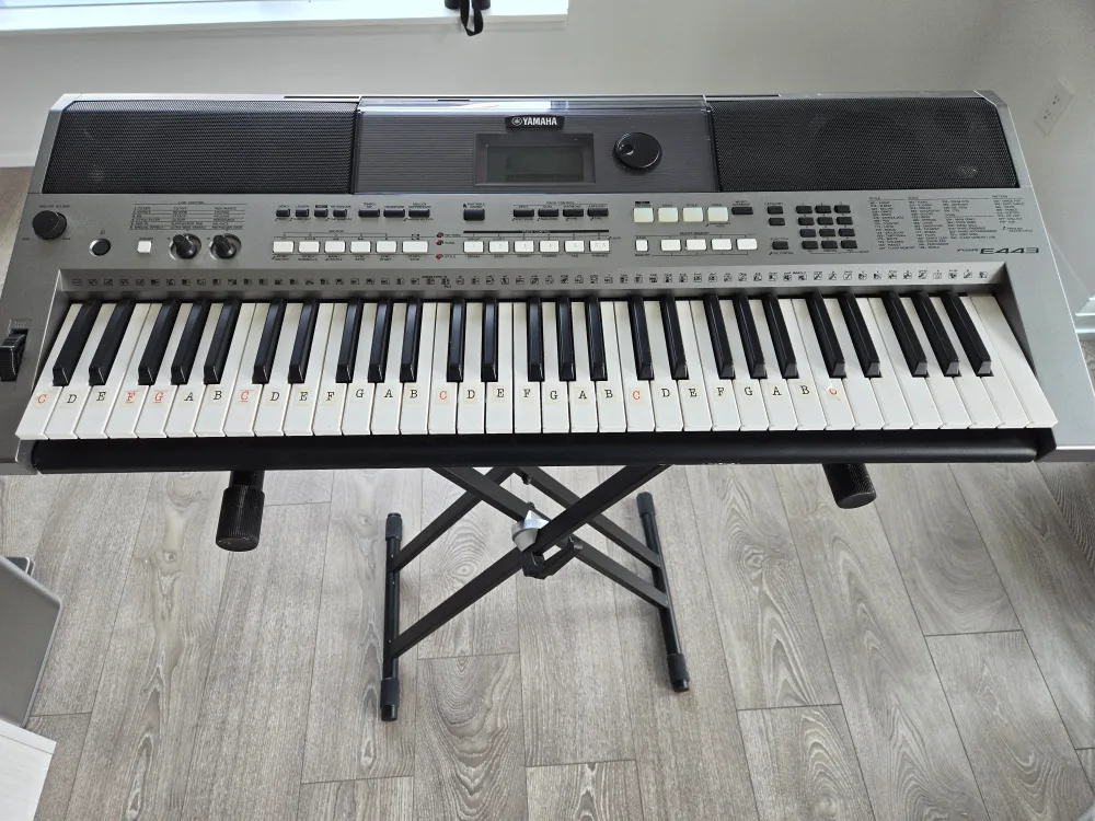 Yamaha PSR-E443 Keyboard thumbnail