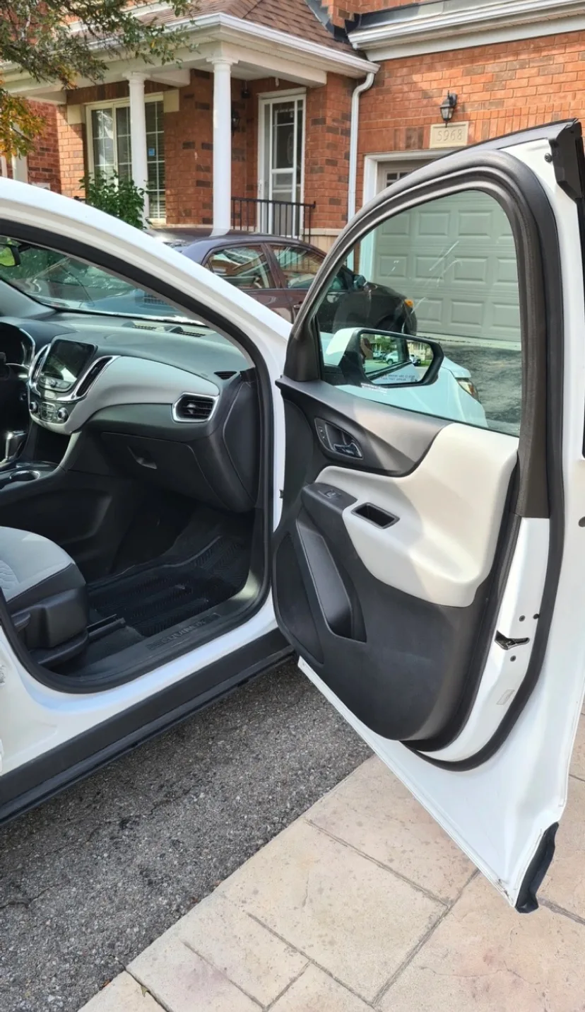 2019 Chevrolet Equinox AWD LT 2.0T image indicator(10)