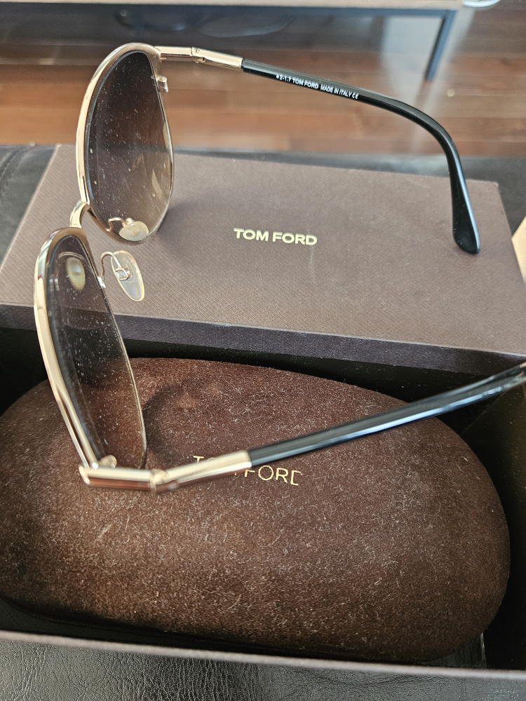 Tom Ford Sunglasses with Case - photo 2