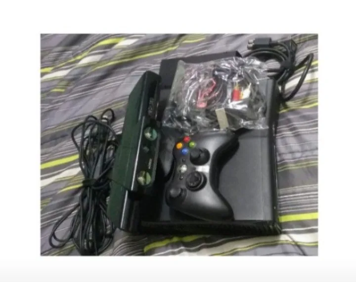 Xbox360° Console & Kinect. image indicator(4)