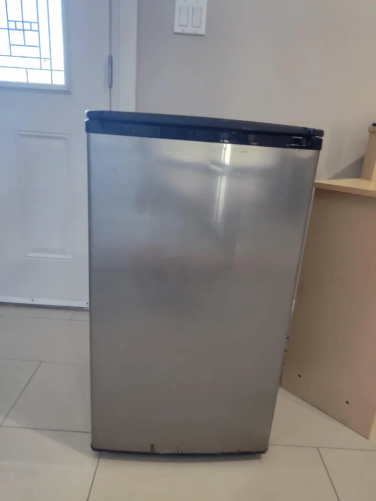 Mini Fridge thumbnail