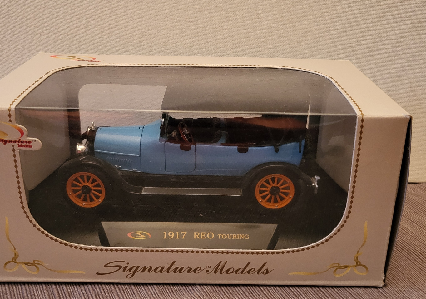 Signature Models 1917 REO Touring Car