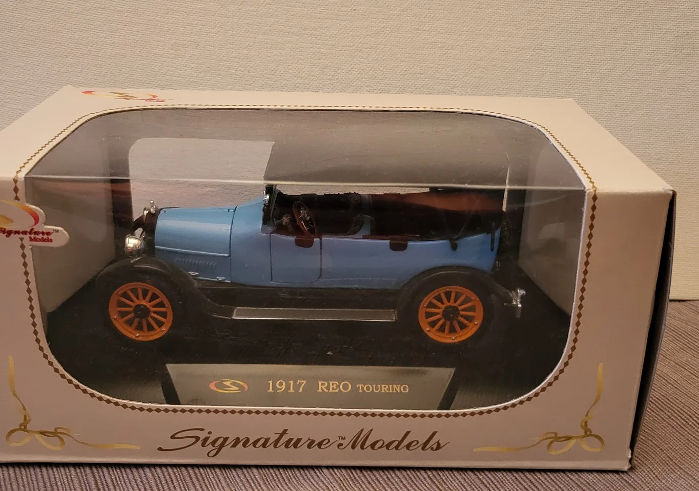 Signature Models 1917 REO Touring Car thumbnail