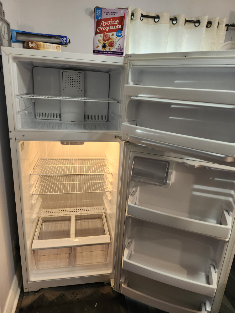 White Refrigerator - 67" Height - photo 2