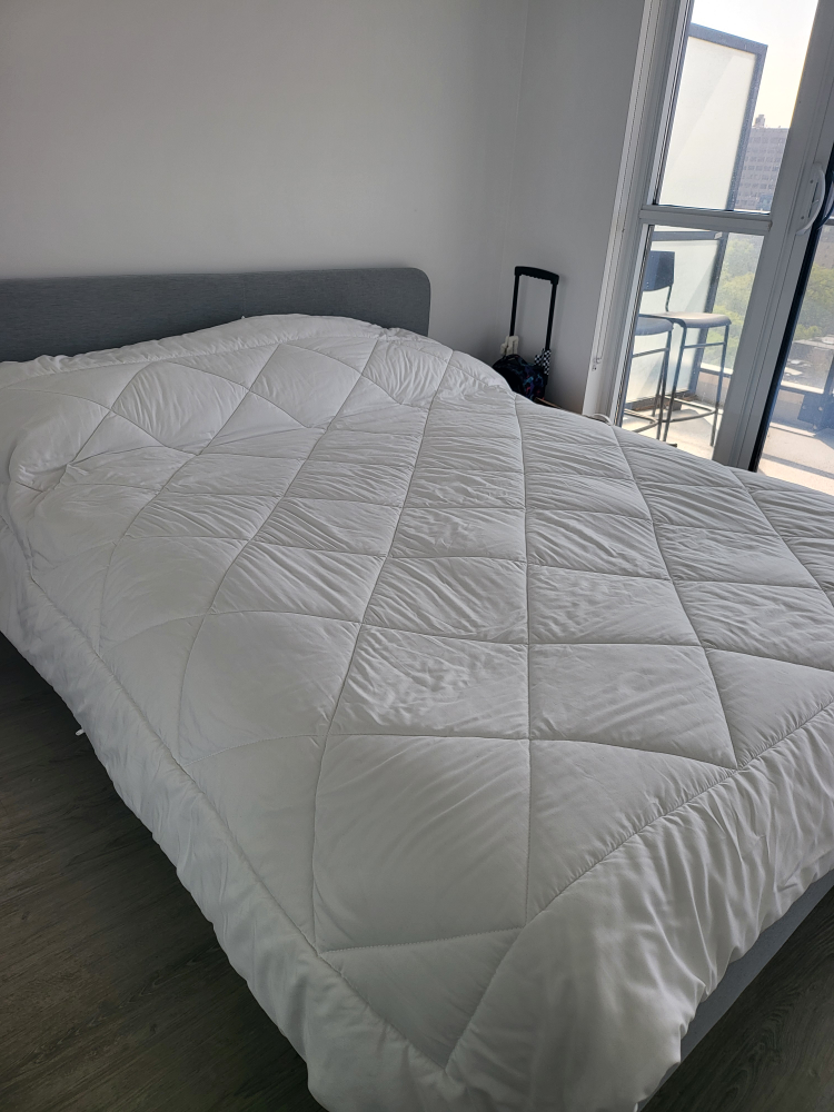 White Quilted Comforter queen - photo 3