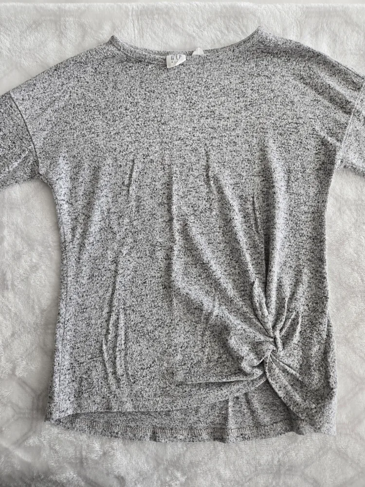 4 GAP Grey Long Sleeve Tops - Size xs image indicator(2)