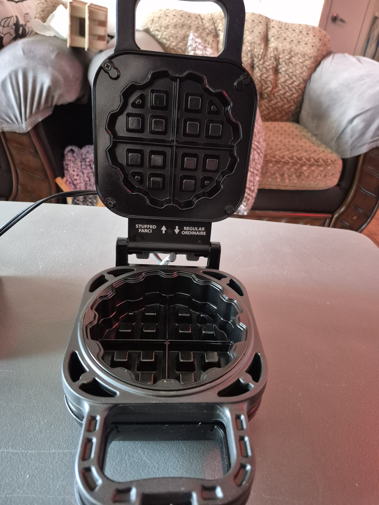 Salton Stuffed Waffle Maker - Like New! - photo 4