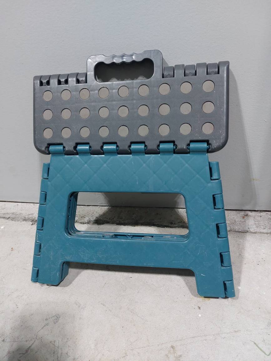 folding step stool - photo 2