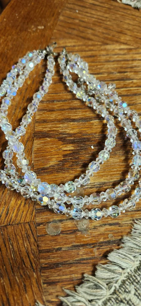 Vintage Aurora Borealis Crystal Necklace image indicator(3)