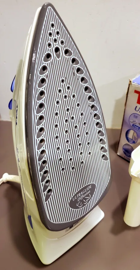 ➡️ T-Fal Ultraglide Diffusion Steam Iron Model-1590 Anti-Scale image indicator(3)