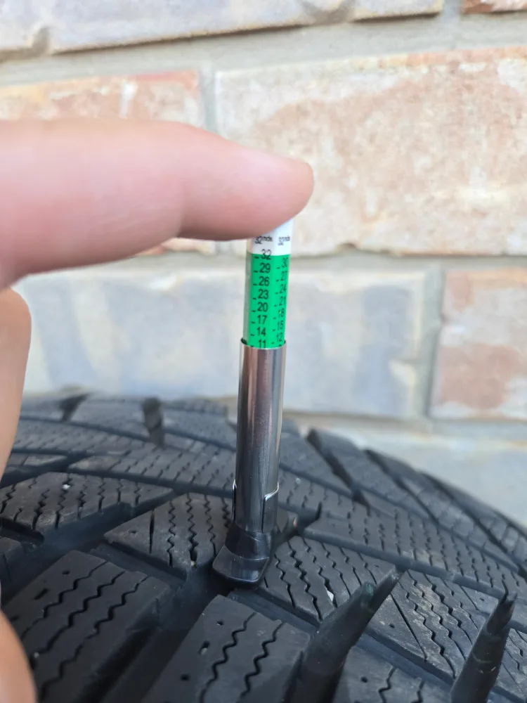 Hankook i*cept X WINTER Tires 225/65R17 image indicator(7)