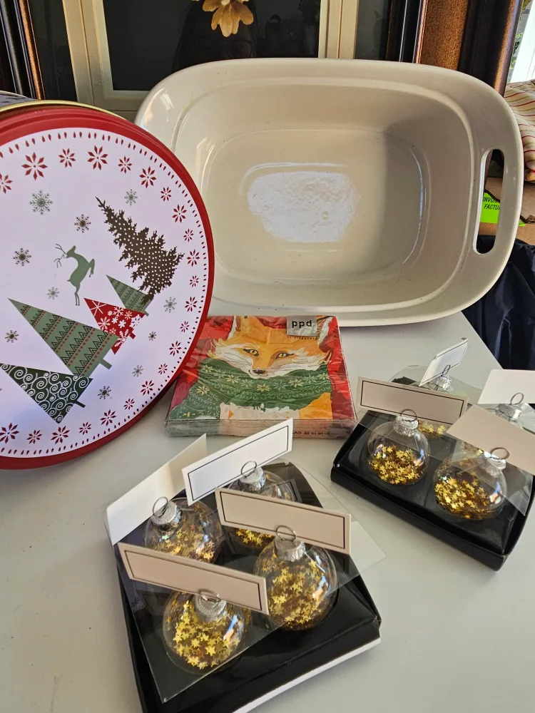 Christmas Cookie Tin, Napkins, Ornaments thumbnail