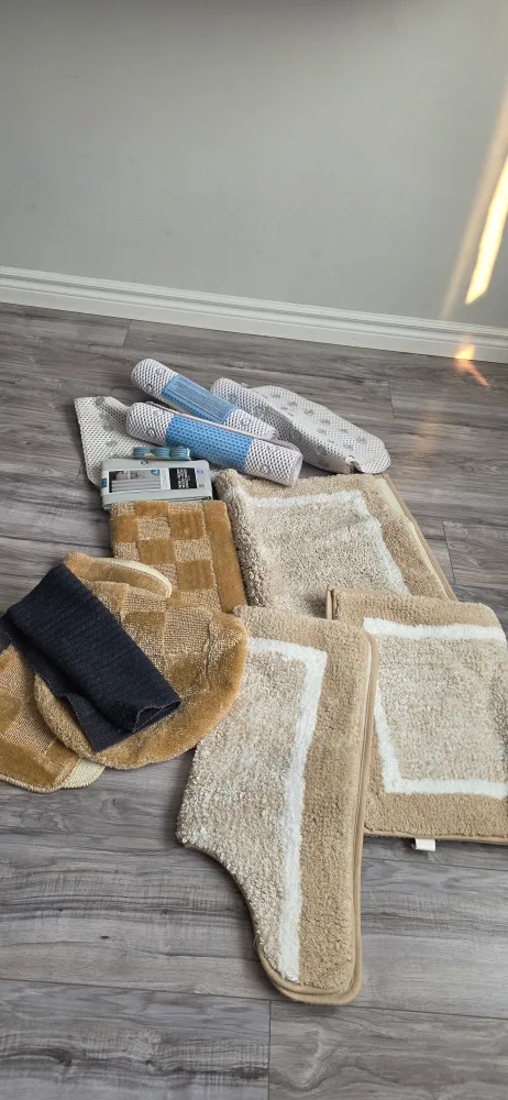 Bathroom Rug Set and Shower Curtain thumbnail