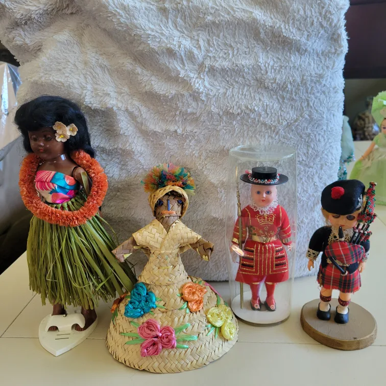 Vintage International Costume Dolls image indicator(4)