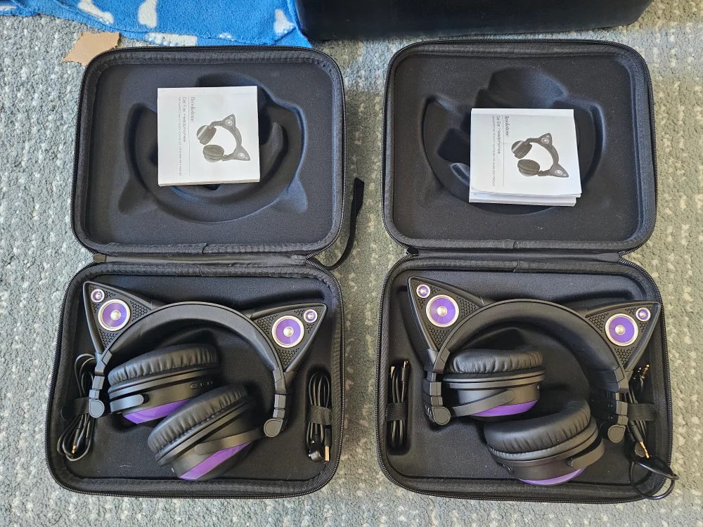 Yuumei Purple Light-Up Axentwear Cat Ear Headphones and Speaker image indicator(5)