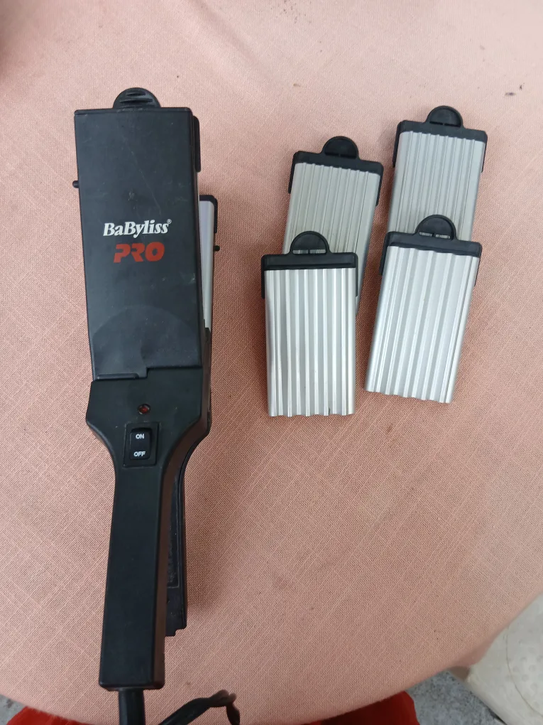 BaByliss PRO Crimping Iron with Plates thumbnail