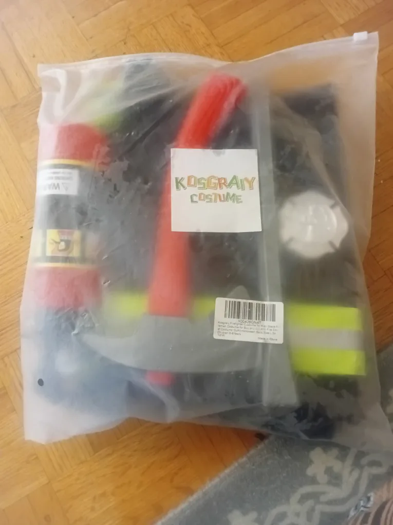 KOSGRAIY Firefighter Costume Set - Kids Size image indicator(4)
