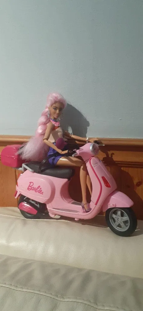 Barbie Pink Scooter thumbnail