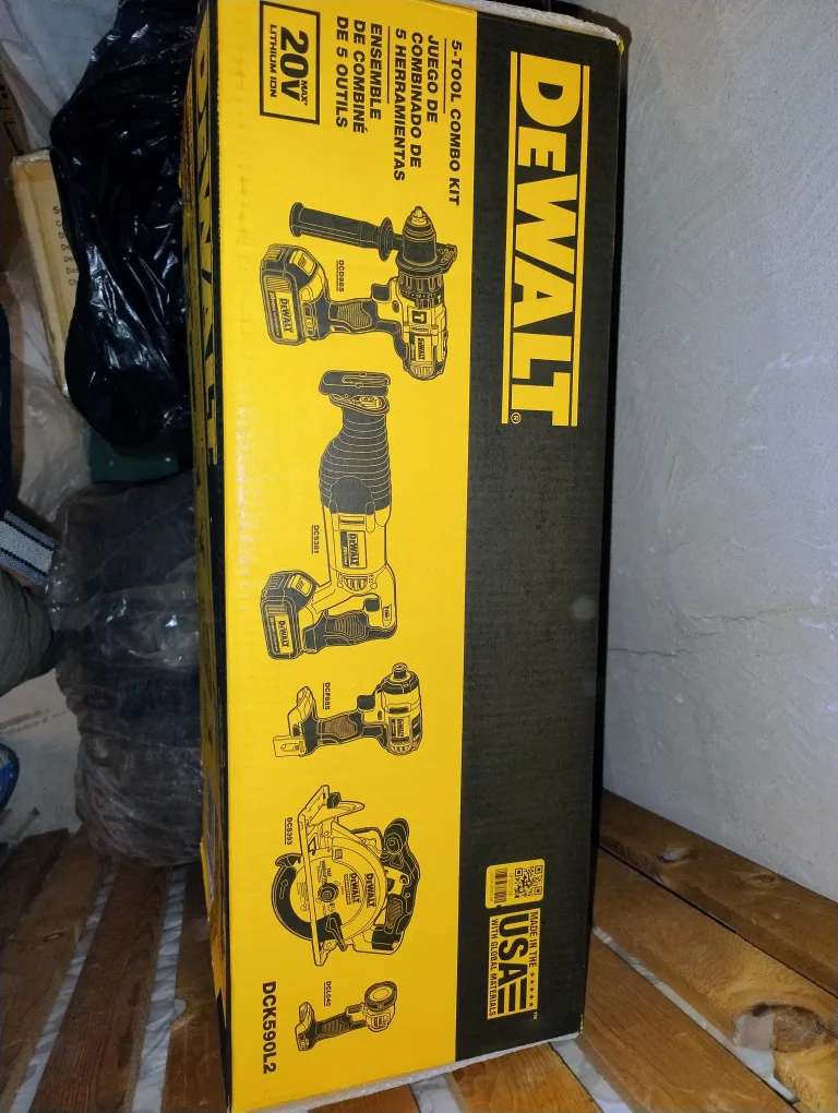 DeWalt 20V 5-Tool Combo Kit - image indicator(2)